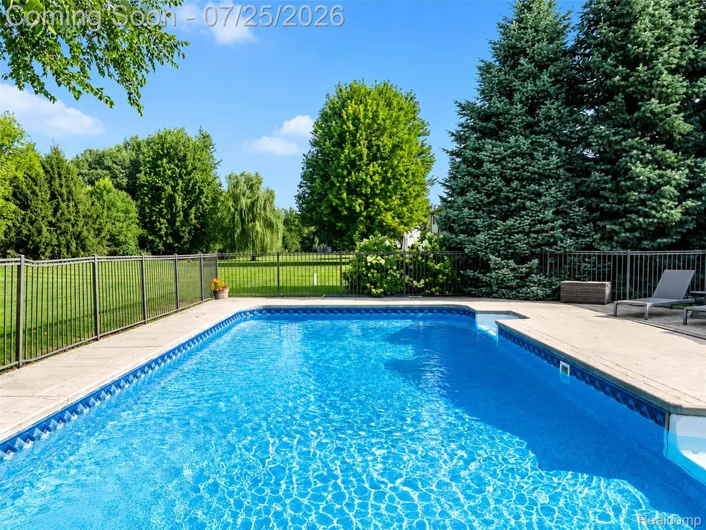 5734 Katz Farm Court Saline City MI 48176