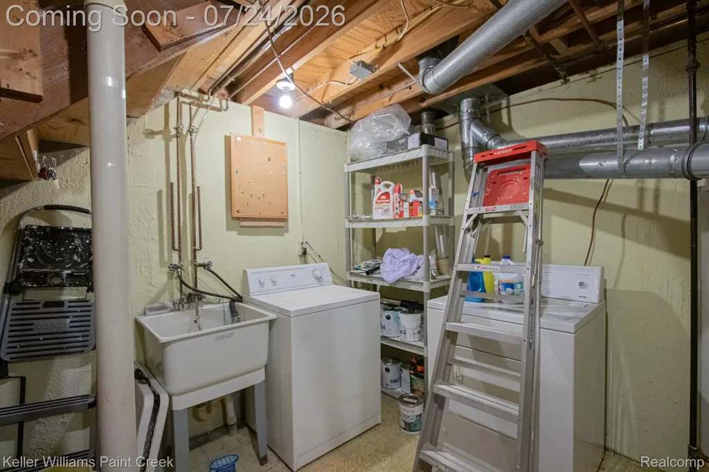 36028 Saint Ives Court Clinton Charter Township MI 48035