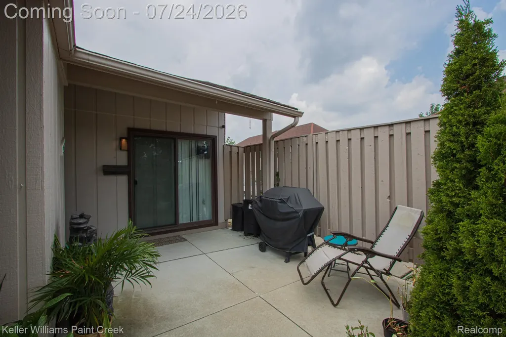 36028 Saint Ives Court Clinton Charter Township MI 48035