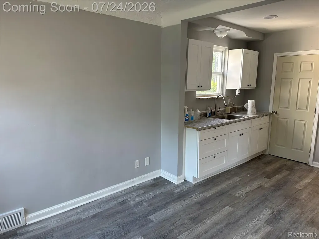 14103 Glenwood Street Detroit City MI 48205