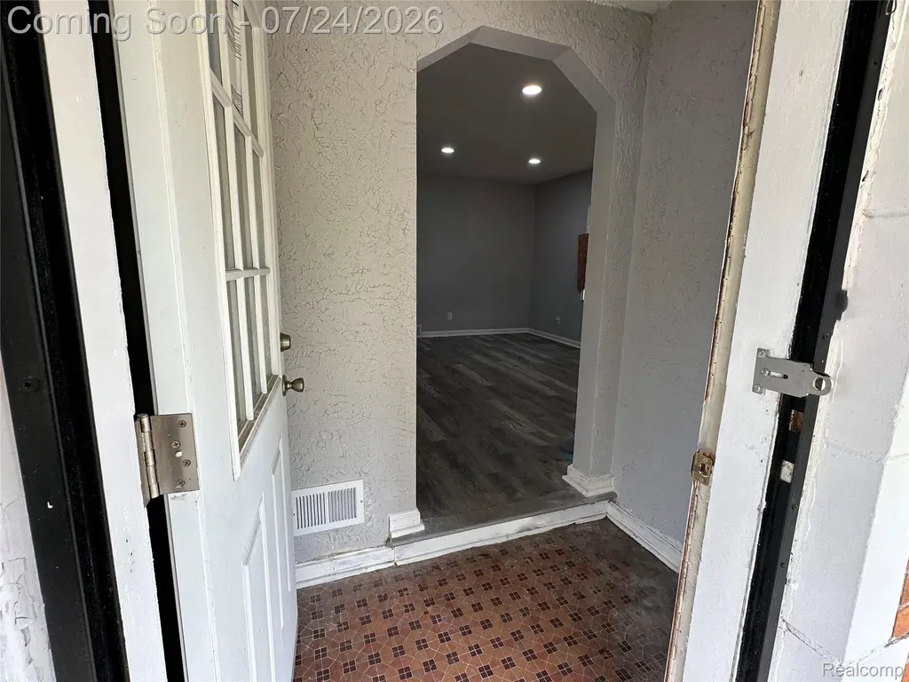 14103 Glenwood Street Detroit City MI 48205