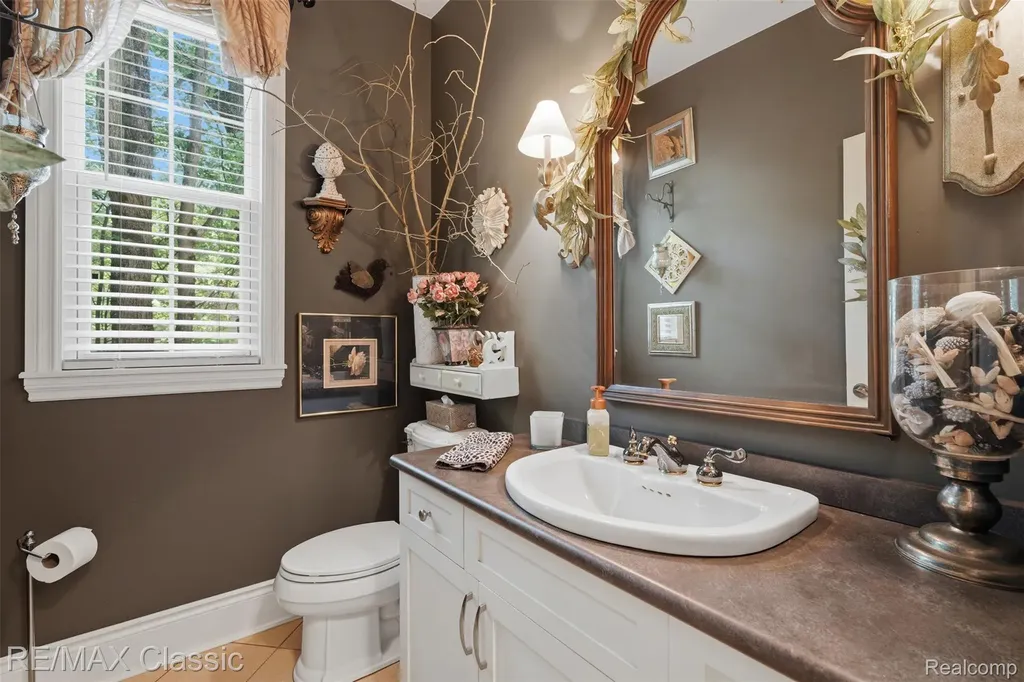 6303 Ridge Hollow Lane Springfield Charter Township MI 48350