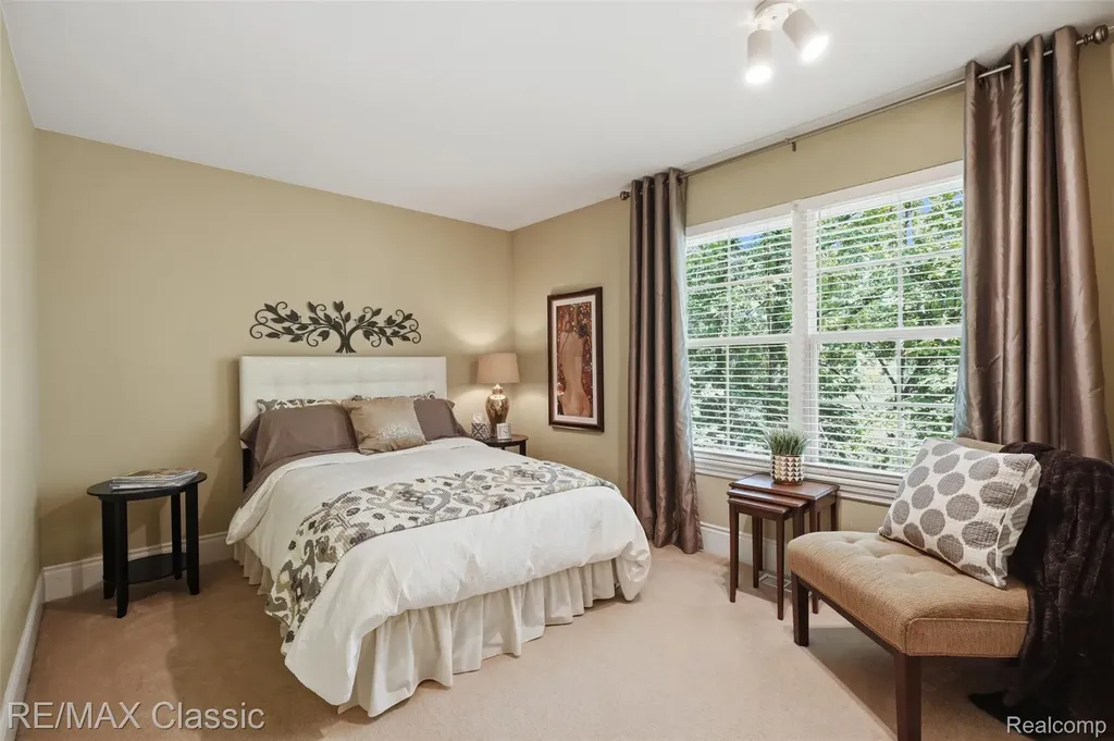 6303 Ridge Hollow Lane Springfield Charter Township MI 48350