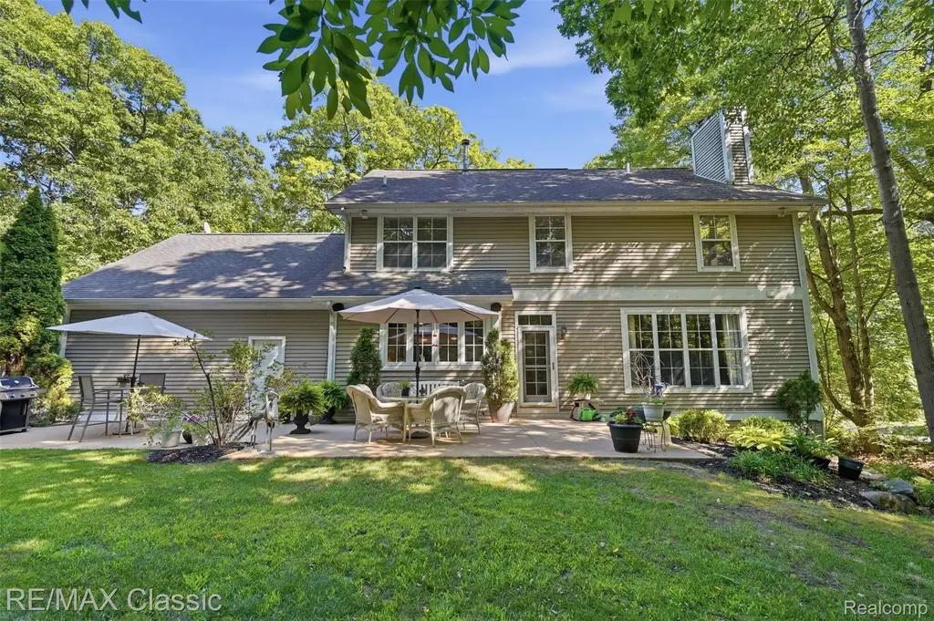 6303 Ridge Hollow Lane Springfield Charter Township MI 48350