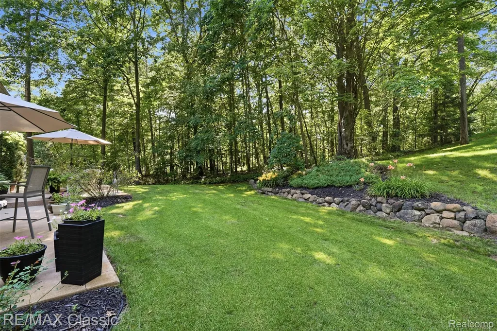 6303 Ridge Hollow Lane Springfield Charter Township MI 48350