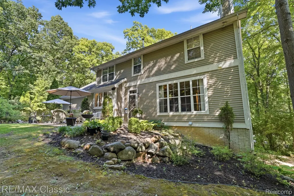 6303 Ridge Hollow Lane Springfield Charter Township MI 48350