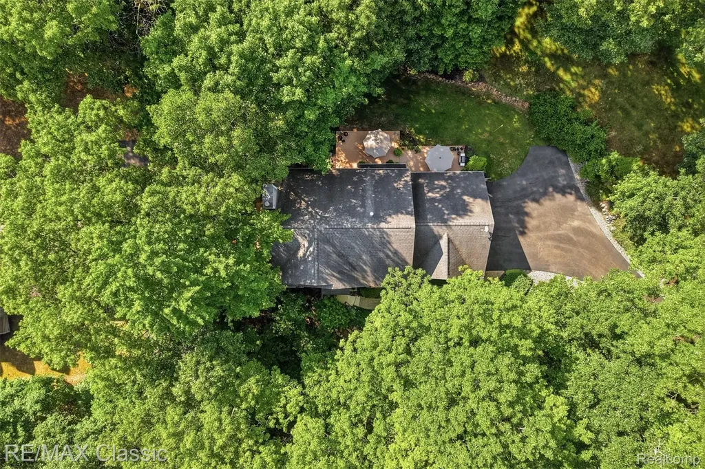 6303 Ridge Hollow Lane Springfield Charter Township MI 48350