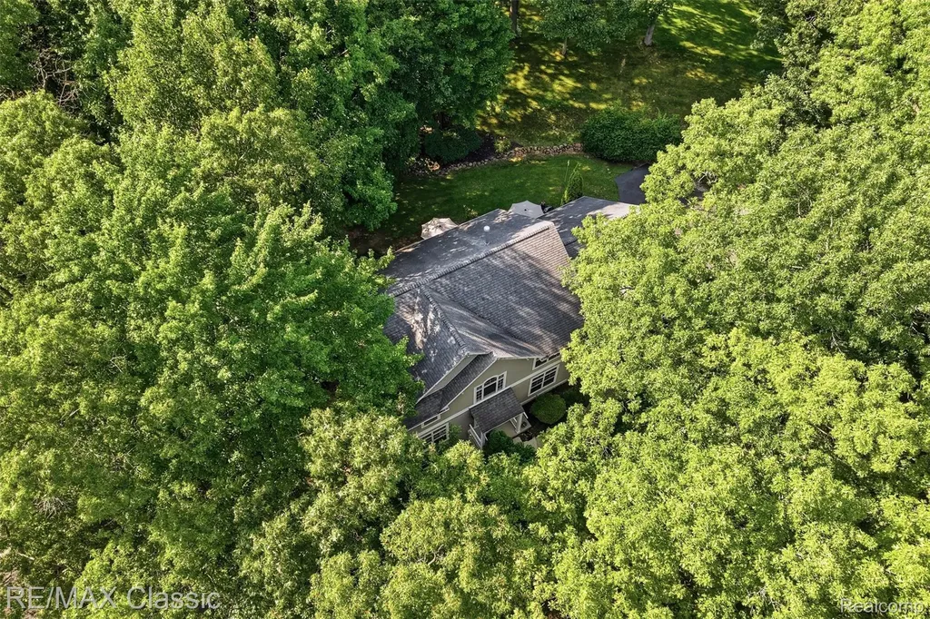 6303 Ridge Hollow Lane Springfield Charter Township MI 48350