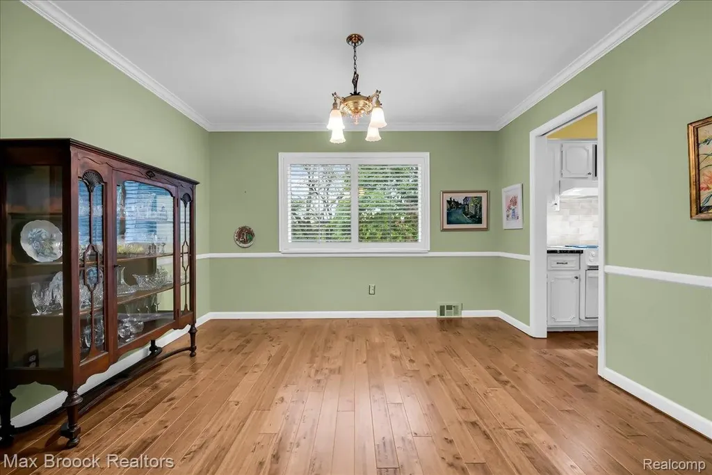 1711 Huntingwood Lane Bloomfield Charter Township MI 48304