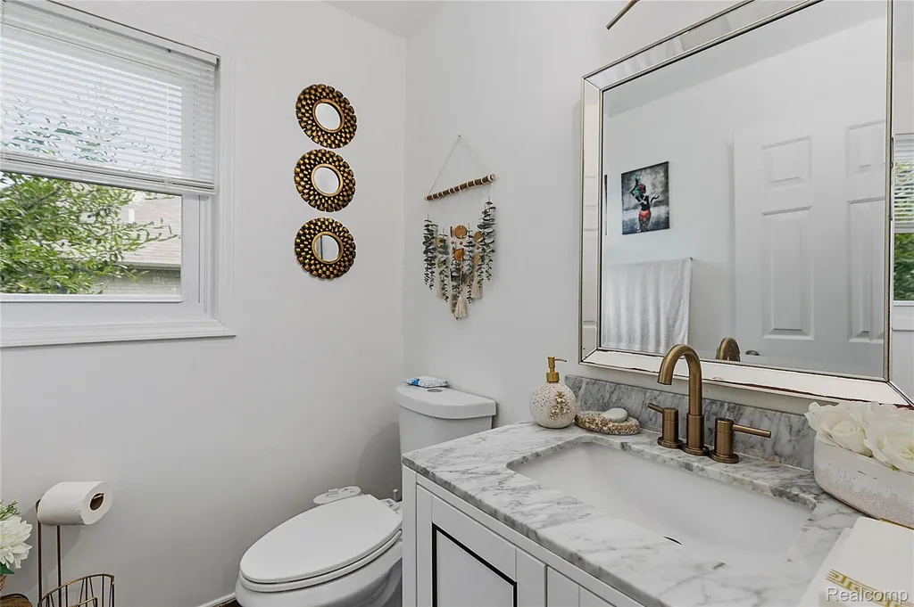 52279 Matterhorn Drive Macomb Township MI 48042