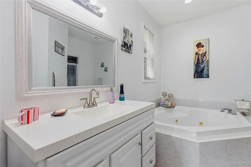 52279 Matterhorn Drive Macomb Township MI 48042