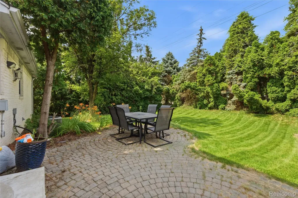 52279 Matterhorn Drive Macomb Township MI 48042