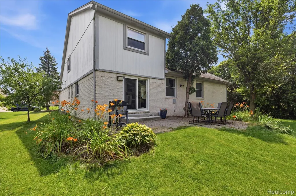 52279 Matterhorn Drive Macomb Township MI 48042