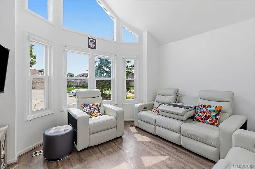 52279 Matterhorn Drive Macomb Township MI 48042