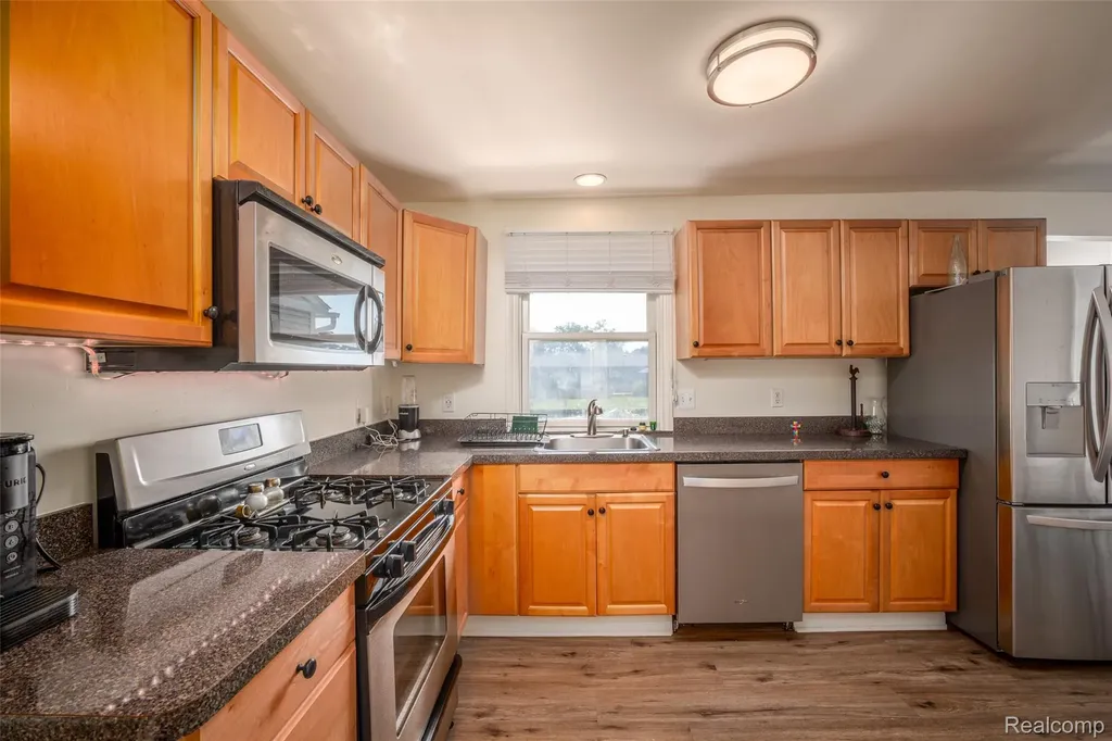 1298 S Cass Lake Road Waterford Charter Township MI 48328