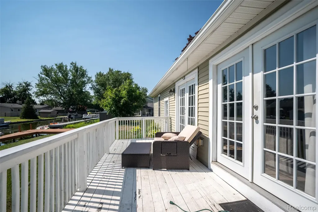 1298 S Cass Lake Road Waterford Charter Township MI 48328