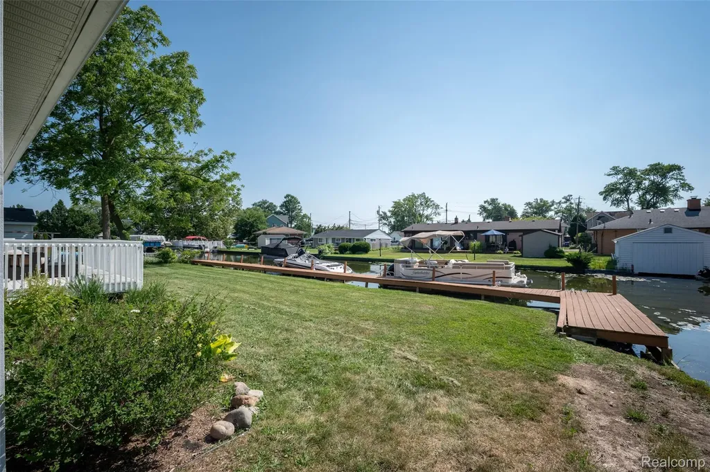 1298 S Cass Lake Road Waterford Charter Township MI 48328