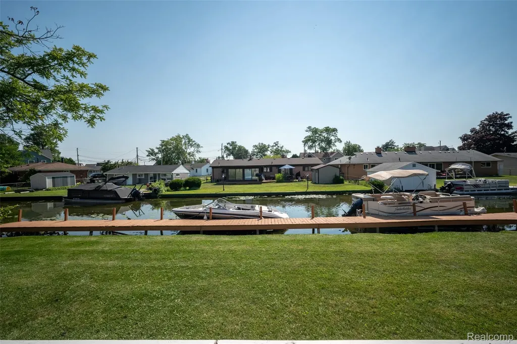 1298 S Cass Lake Road Waterford Charter Township MI 48328