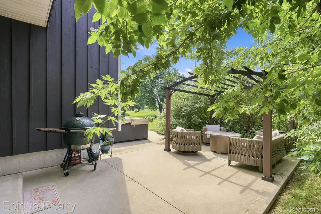 4049 Blue River Drive St. Clair Township MI 48079