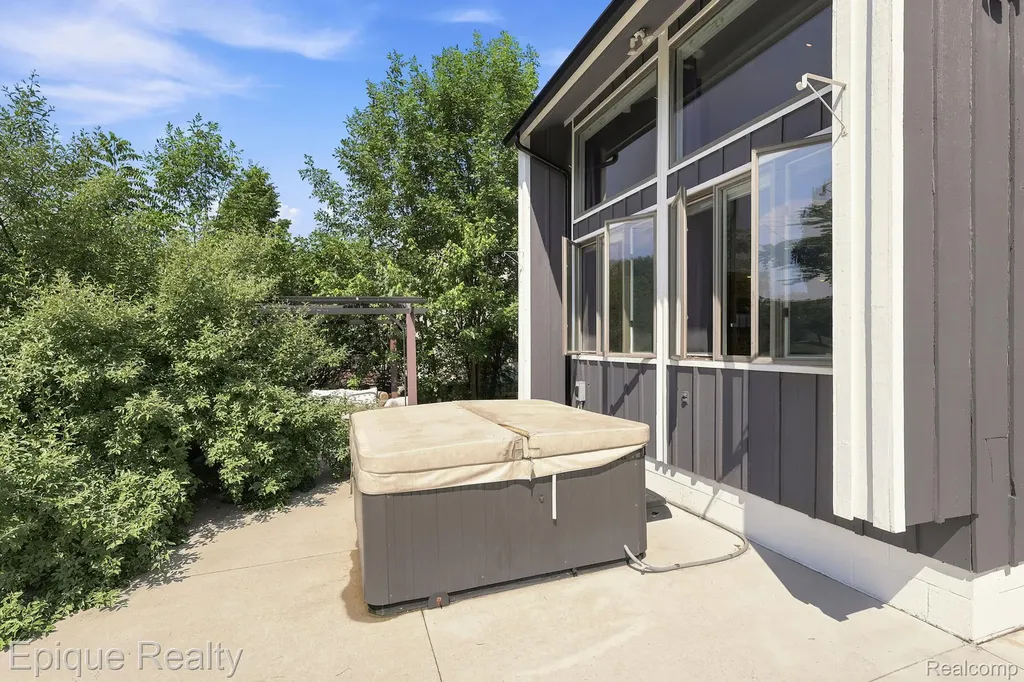 4049 Blue River Drive St. Clair Township MI 48079