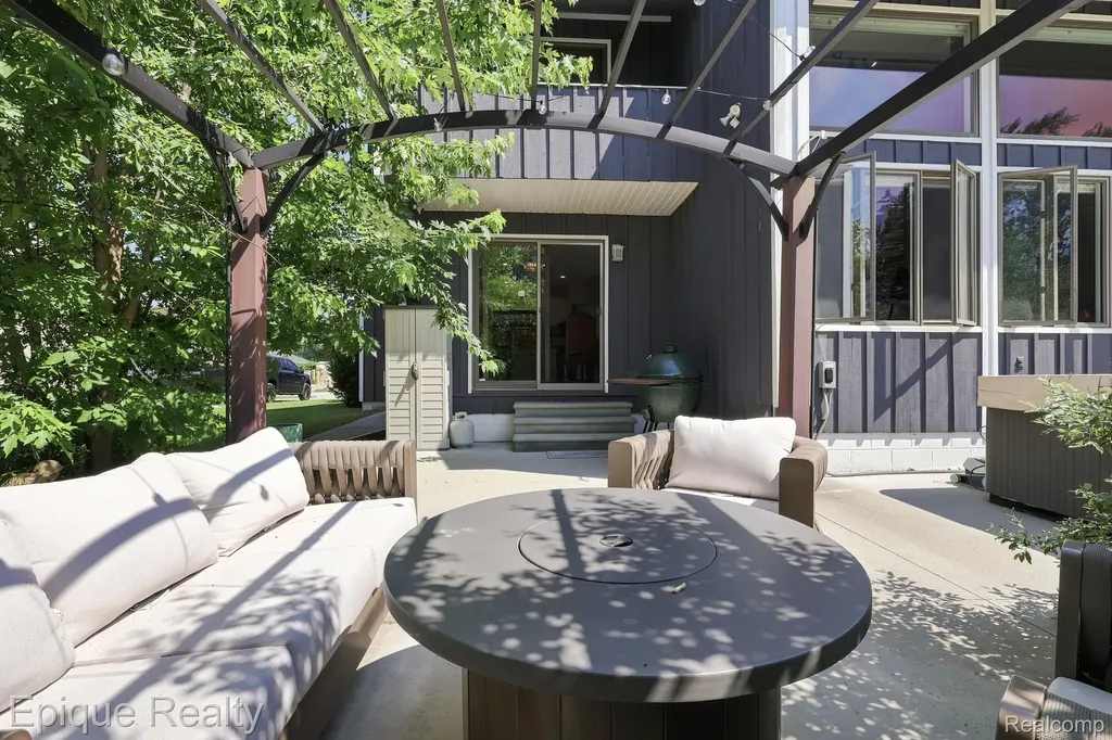 4049 Blue River Drive St. Clair Township MI 48079