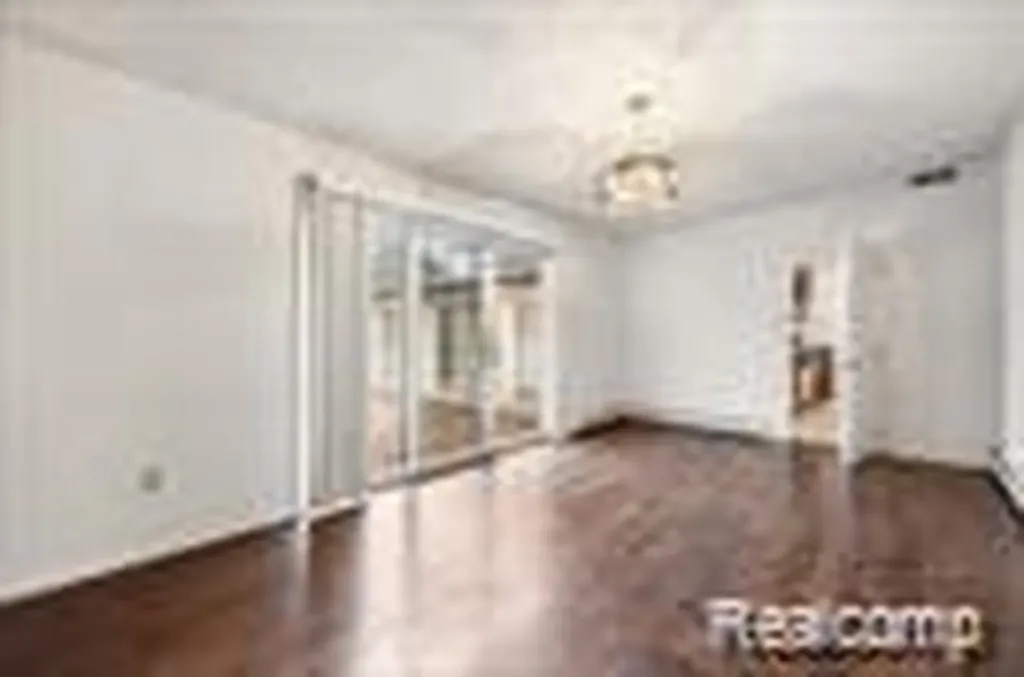 4510 W Maple Road Bloomfield Hills City MI 48301
