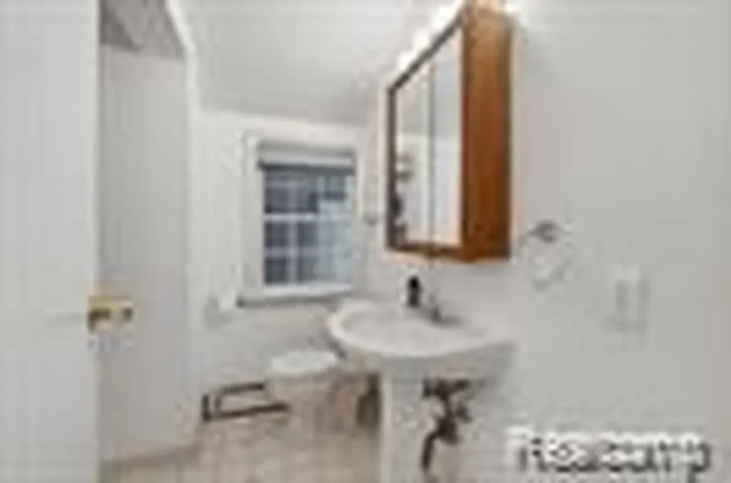 4510 W Maple Road Bloomfield Hills City MI 48301