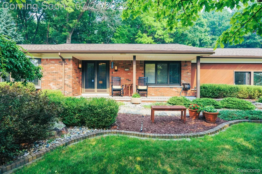 344 Shagbark Drive Rochester Hills City MI 48309