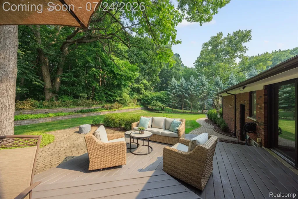 344 Shagbark Drive Rochester Hills City MI 48309