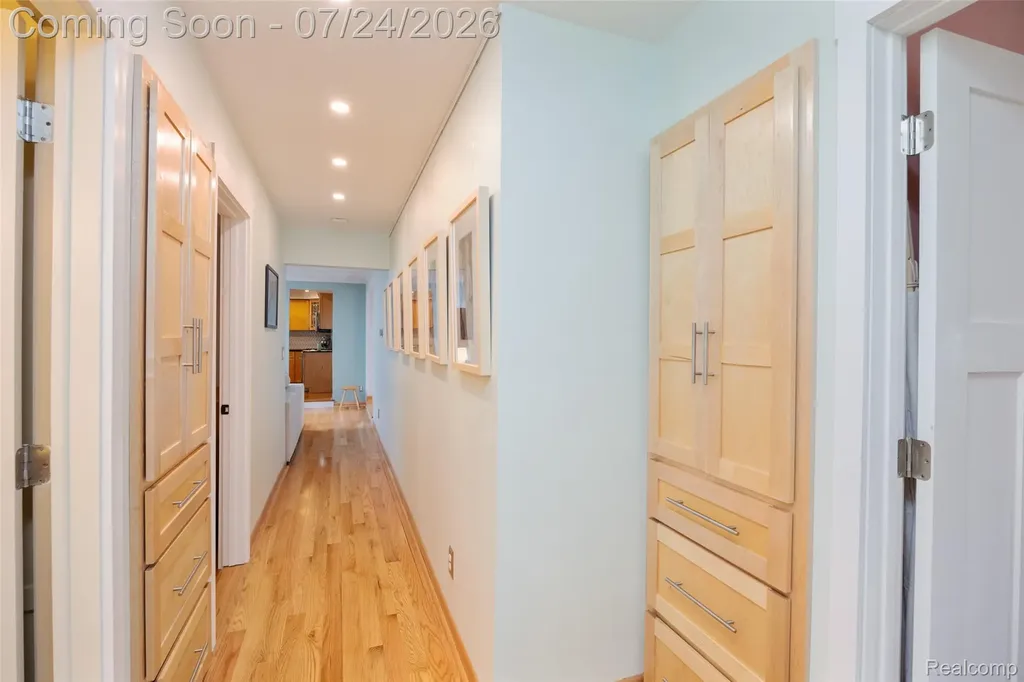 344 Shagbark Drive Rochester Hills City MI 48309