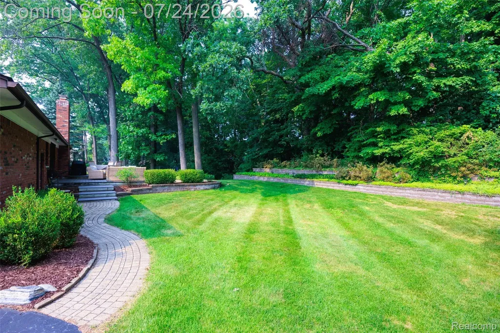 344 Shagbark Drive Rochester Hills City MI 48309