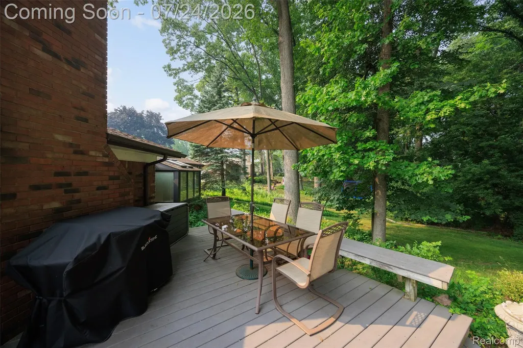 344 Shagbark Drive Rochester Hills City MI 48309