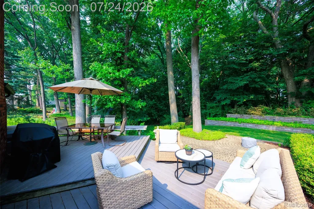 344 Shagbark Drive Rochester Hills City MI 48309