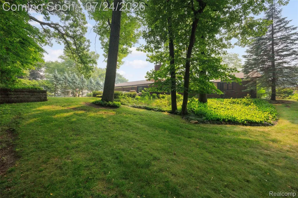 344 Shagbark Drive Rochester Hills City MI 48309