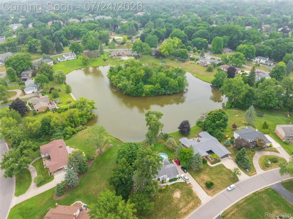 344 Shagbark Drive Rochester Hills City MI 48309