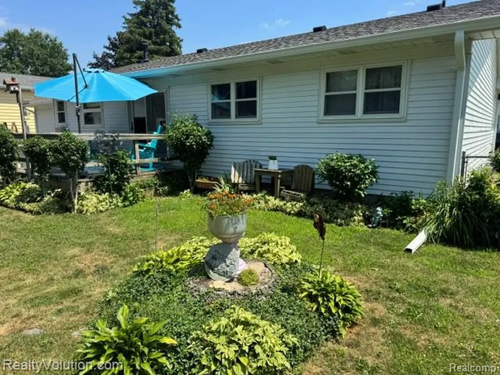682 Metcalf Drive Imlay City City MI 48444