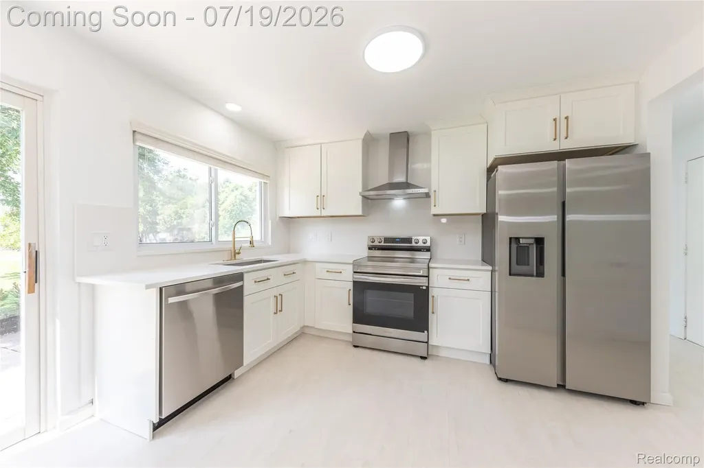 5994 Kingsfield Drive West Bloomfield Charter Township MI 48322
