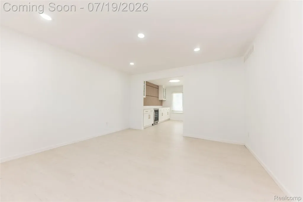 5994 Kingsfield Drive West Bloomfield Charter Township MI 48322