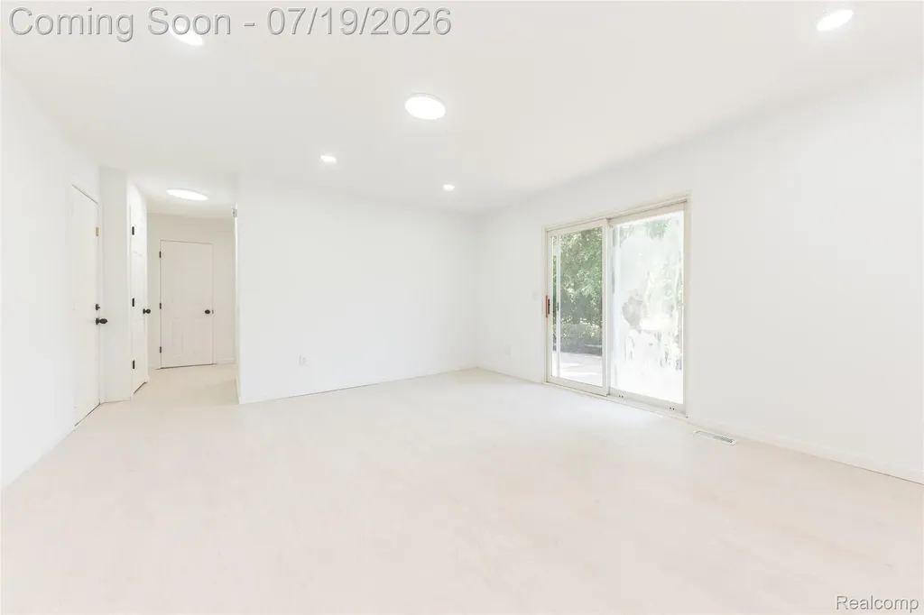 5994 Kingsfield Drive West Bloomfield Charter Township MI 48322