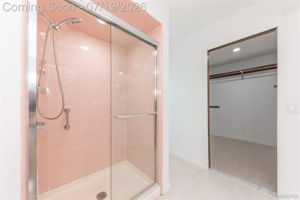 5994 Kingsfield Drive West Bloomfield Charter Township MI 48322