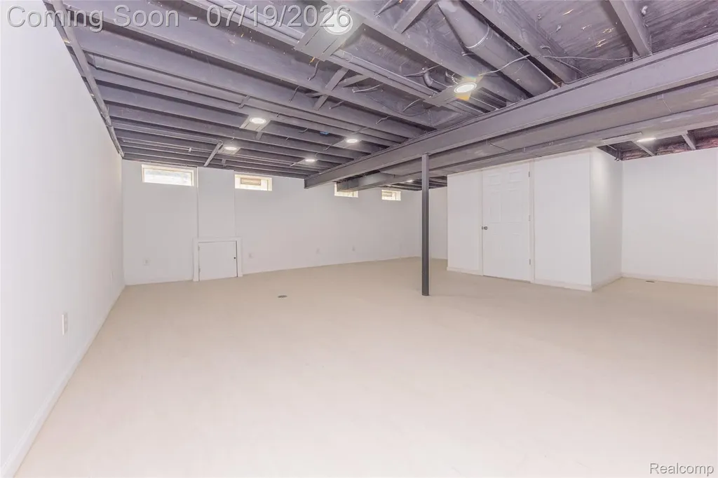 5994 Kingsfield Drive West Bloomfield Charter Township MI 48322