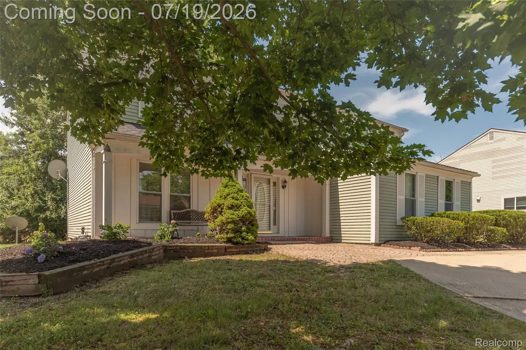5994 Kingsfield Drive West Bloomfield Charter Township MI 48322