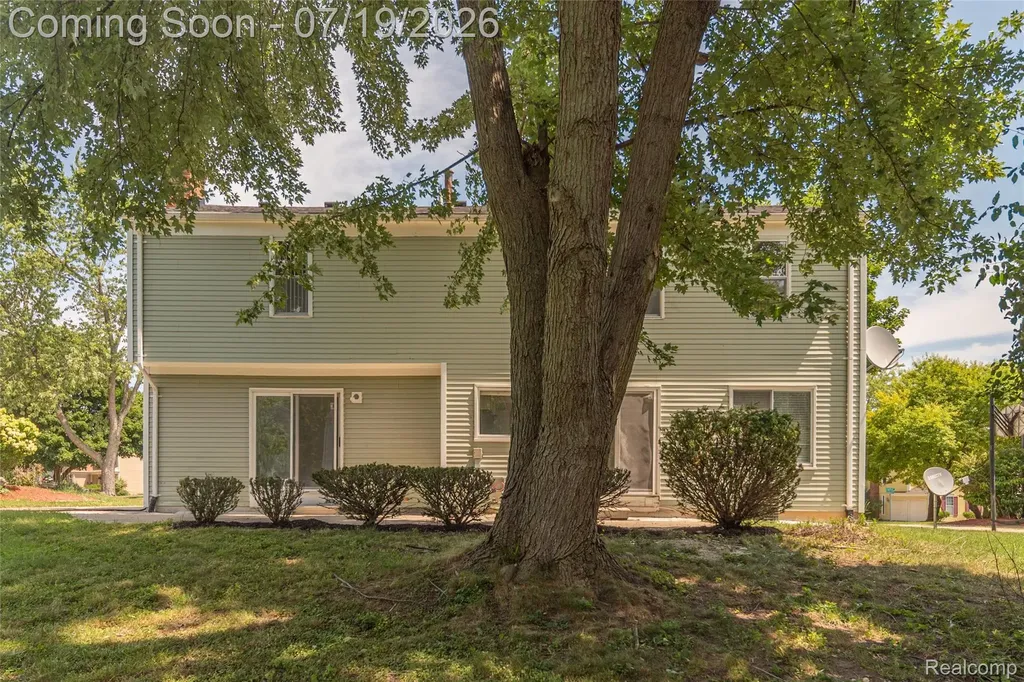 5994 Kingsfield Drive West Bloomfield Charter Township MI 48322