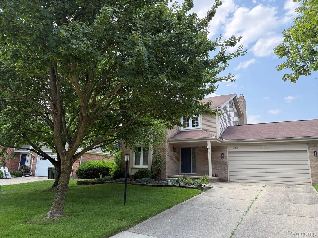 1658 Hillside Lane Rochester Hills City MI 48307