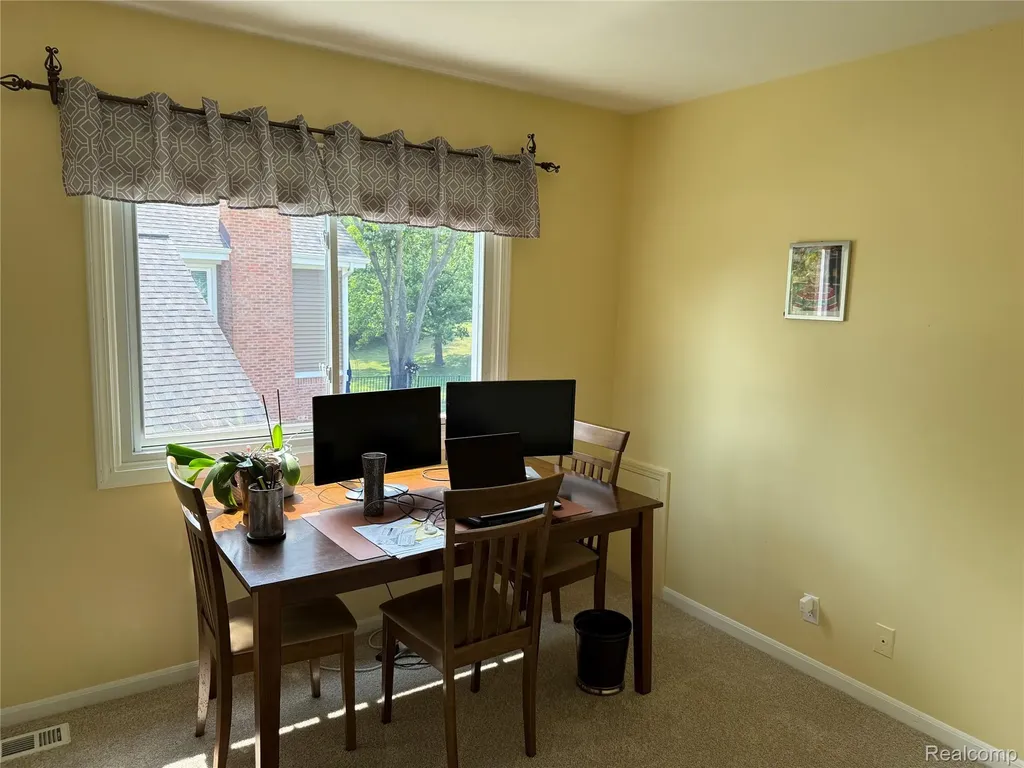 1658 Hillside Lane Rochester Hills City MI 48307