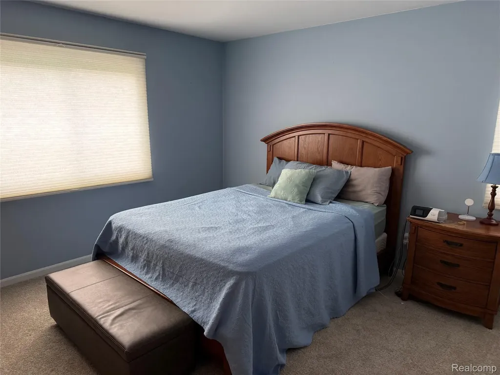 1658 Hillside Lane Rochester Hills City MI 48307