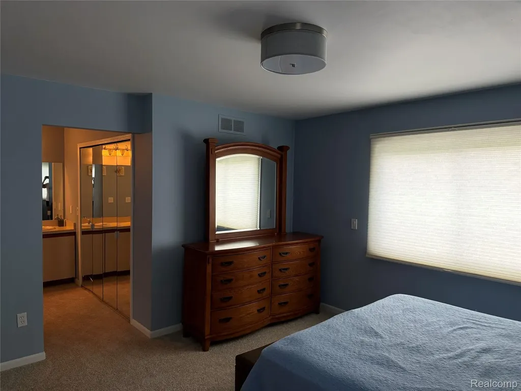 1658 Hillside Lane Rochester Hills City MI 48307