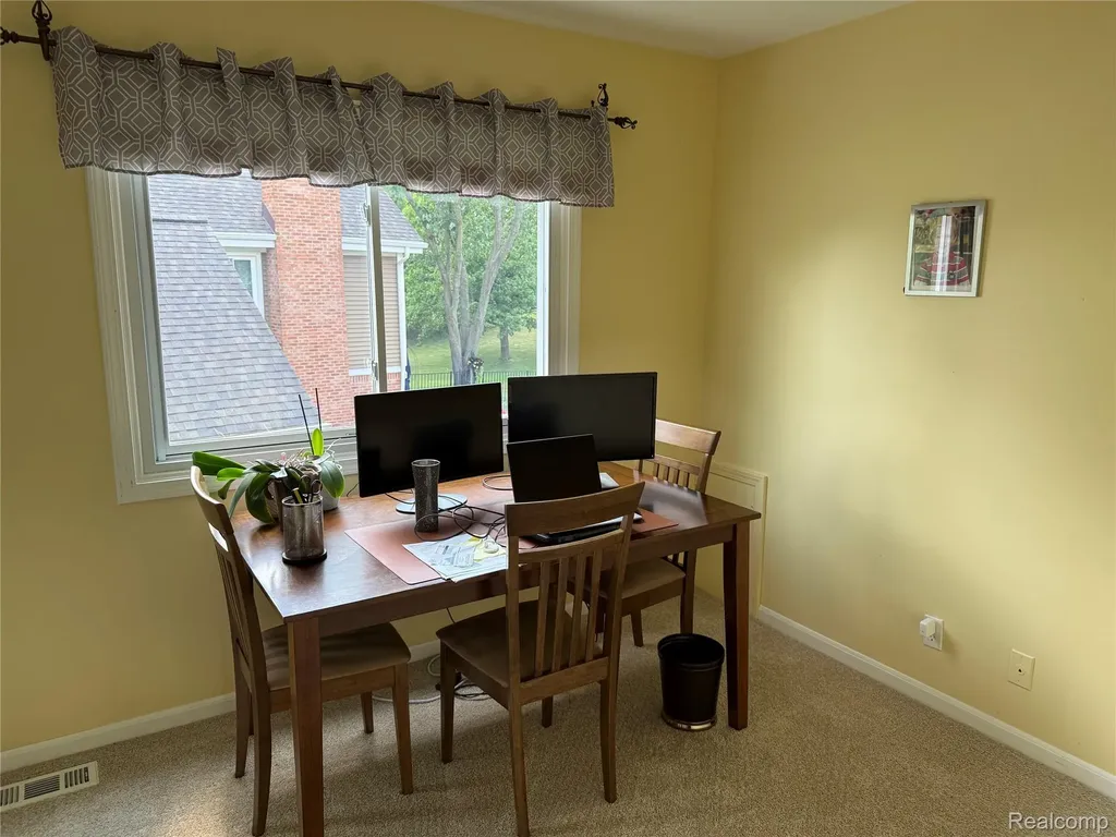 1658 Hillside Lane Rochester Hills City MI 48307