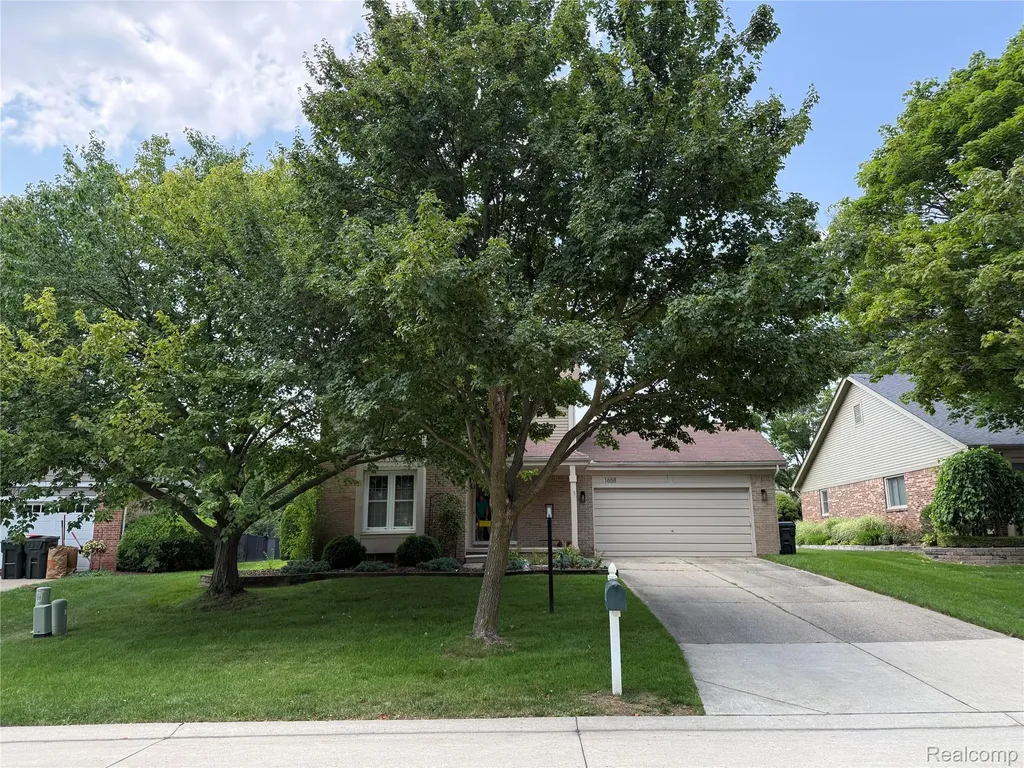 1658 Hillside Lane Rochester Hills City MI 48307