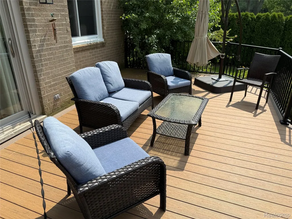 1658 Hillside Lane Rochester Hills City MI 48307